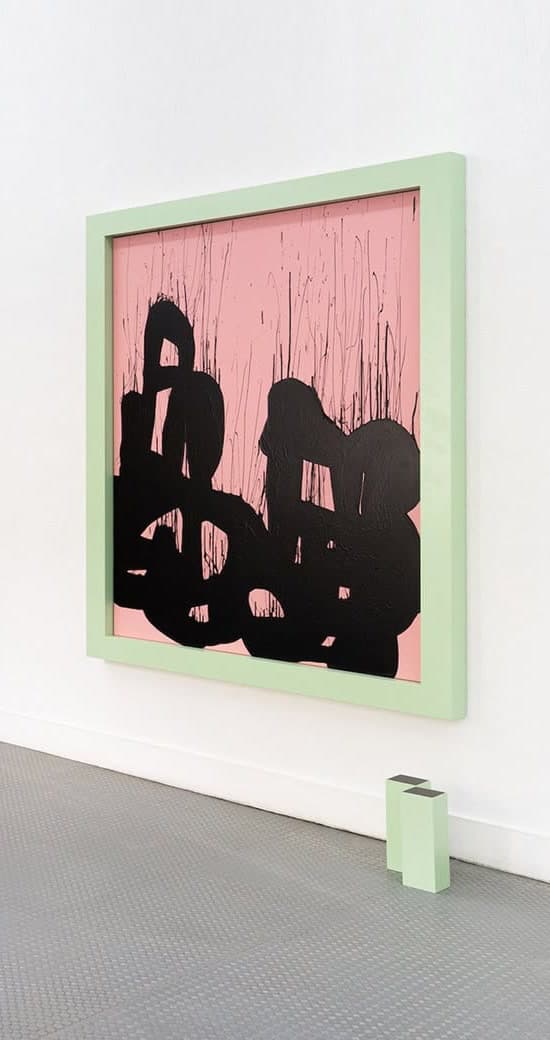 Galerieinstallation mit Aluminiumrahmen